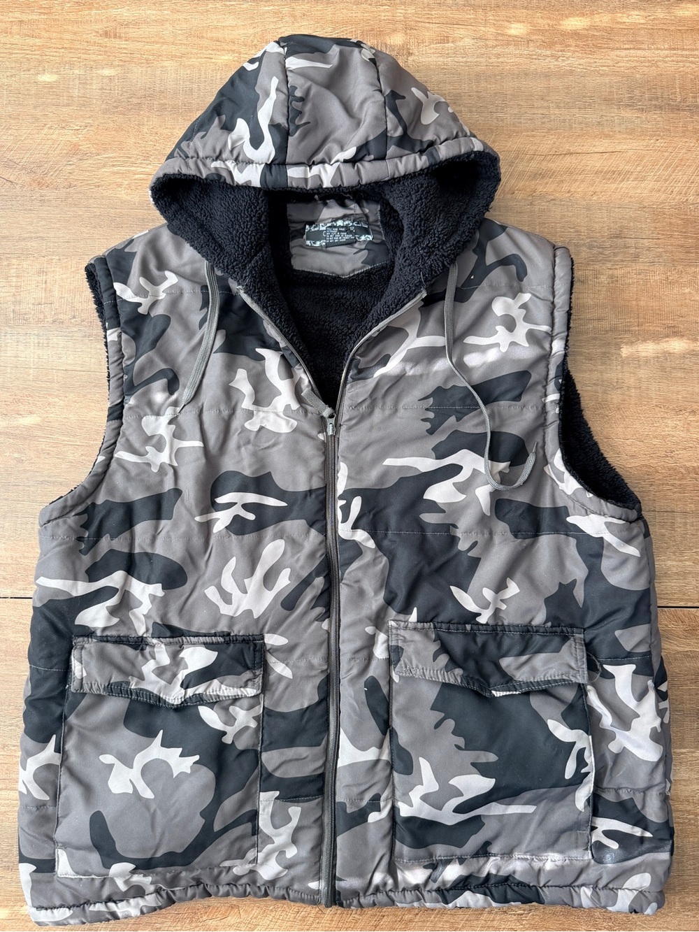 Men's Hooded Camo Puffer Vest - Gray Camo